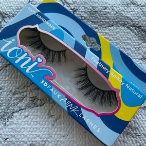 Ioni Lashes